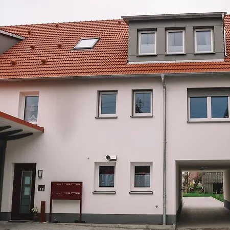 Willy's Ferienzimmer Im Tabakdorf Hatzenbuehl * Hatzenbuhl